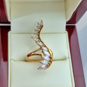 (PRZEDMIOT SPRZEDANY) Piękny złoty pierścionek z kryształem górskim